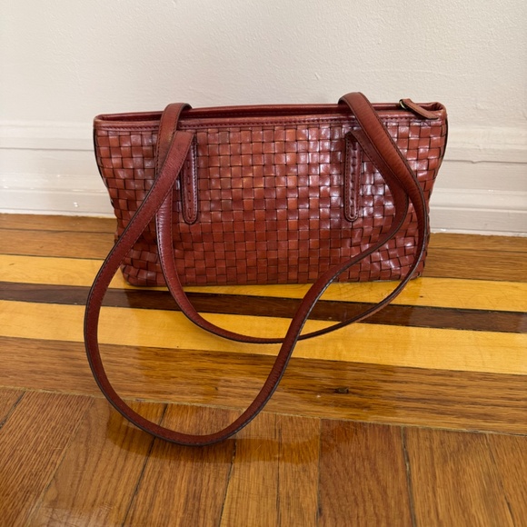 Fossil Leather Shoulder Bag - Picture 10 of 16